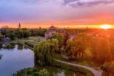 Gyula: Sights and parking